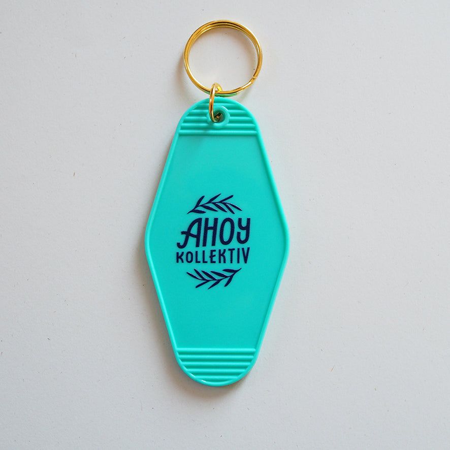 Should I Stay or Should I Go / Wanderer Frog - Retro Motel Keychain